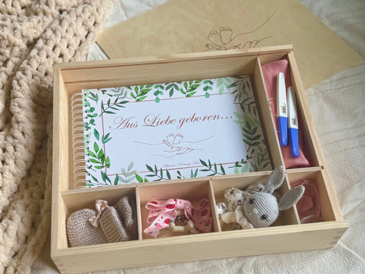 Große Holzbox für das Erinnerungsbuch „Aus Liebe geboren“